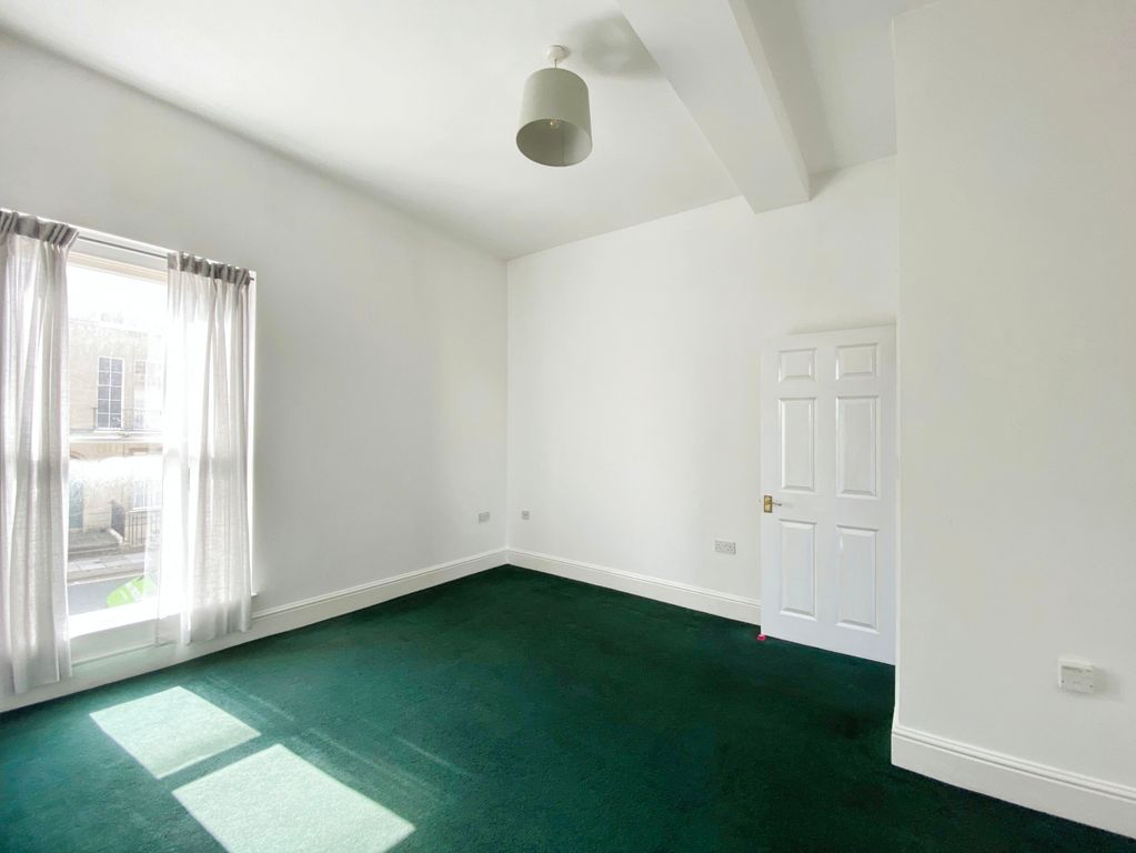 Property photo 3 of 7 Living Room