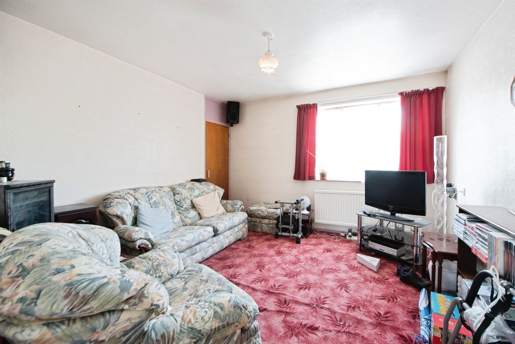 Property photo 2 of 13