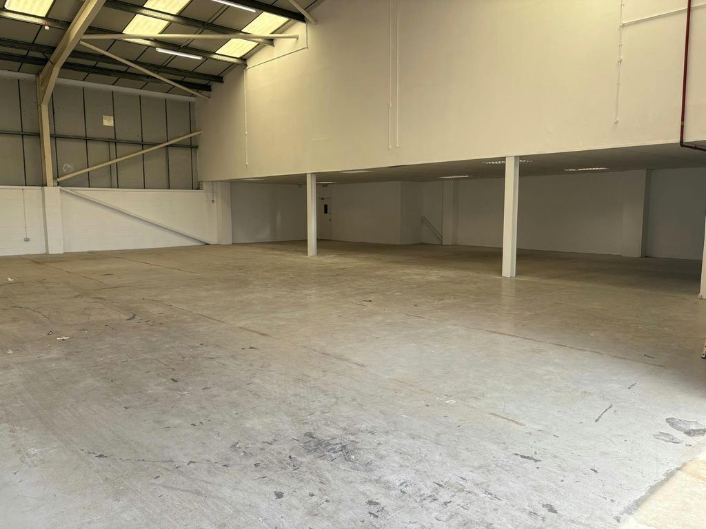 Property photo 2 of 24 Unit 4 Pic 1.Jpeg