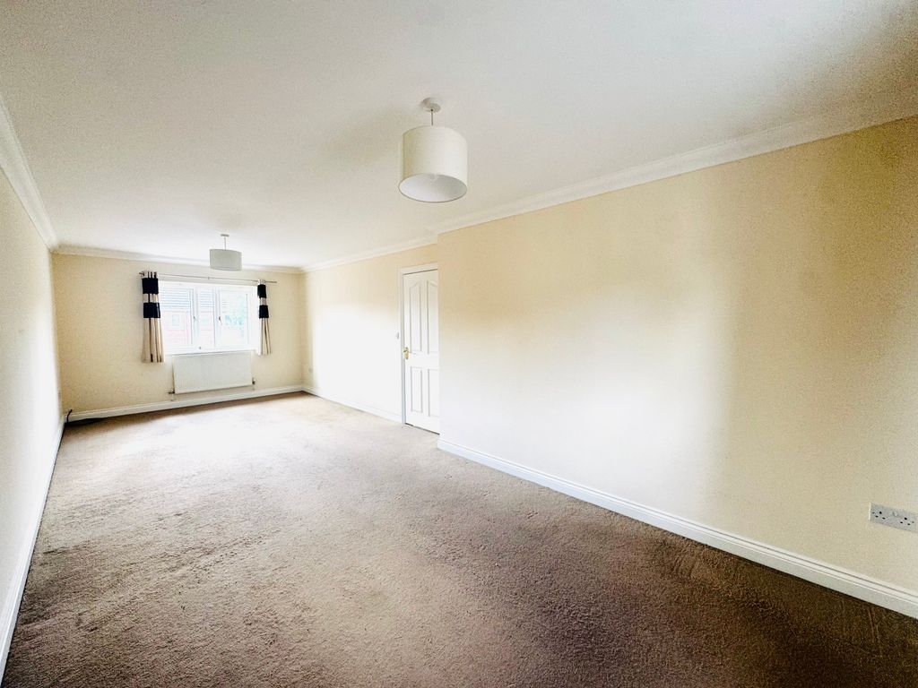 Property photo 2 of 13 Image