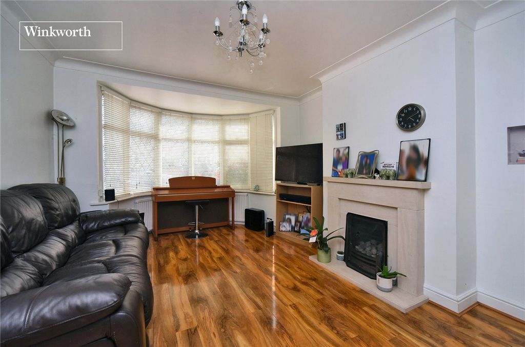 Property photo 2 of 18 Picture No. 03