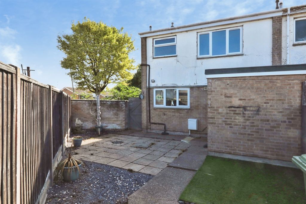 Property photo 2 of 17