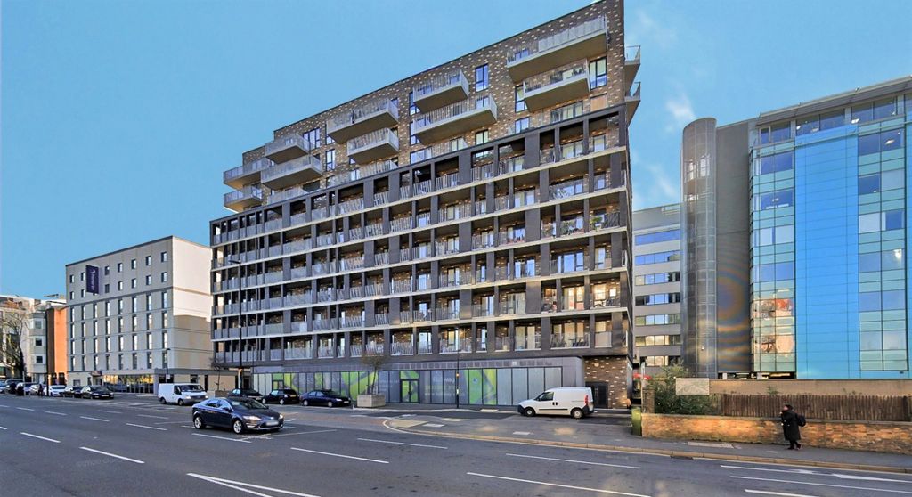 Property photo 1 of 11 One Double Bedroom 7th Floor Apartment To Rent