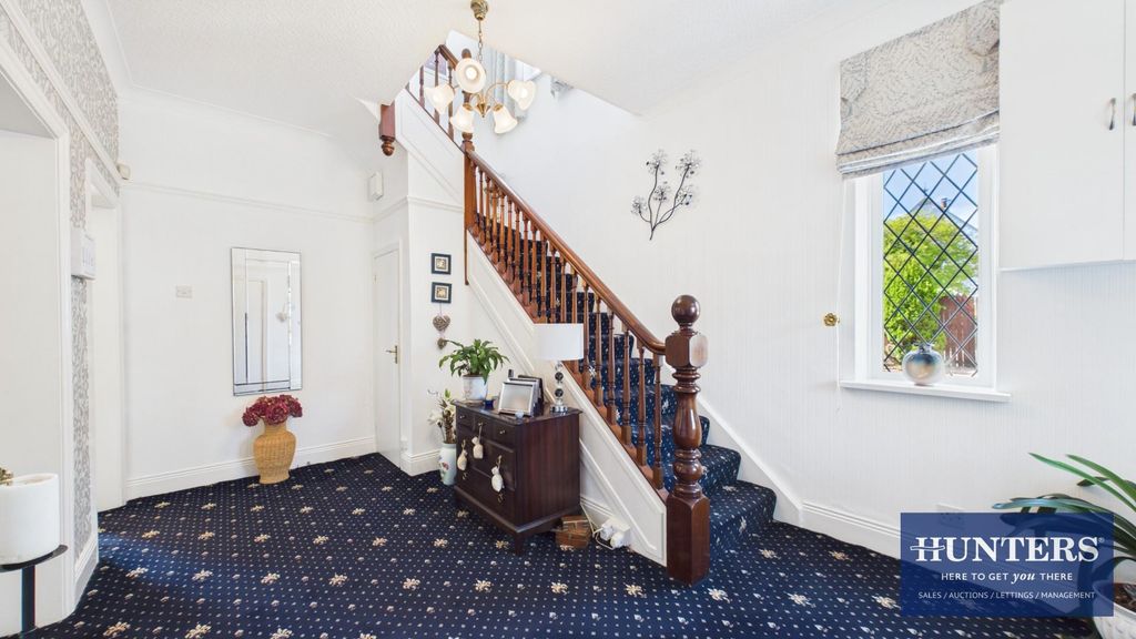 Property photo 3 of 34 Hallway