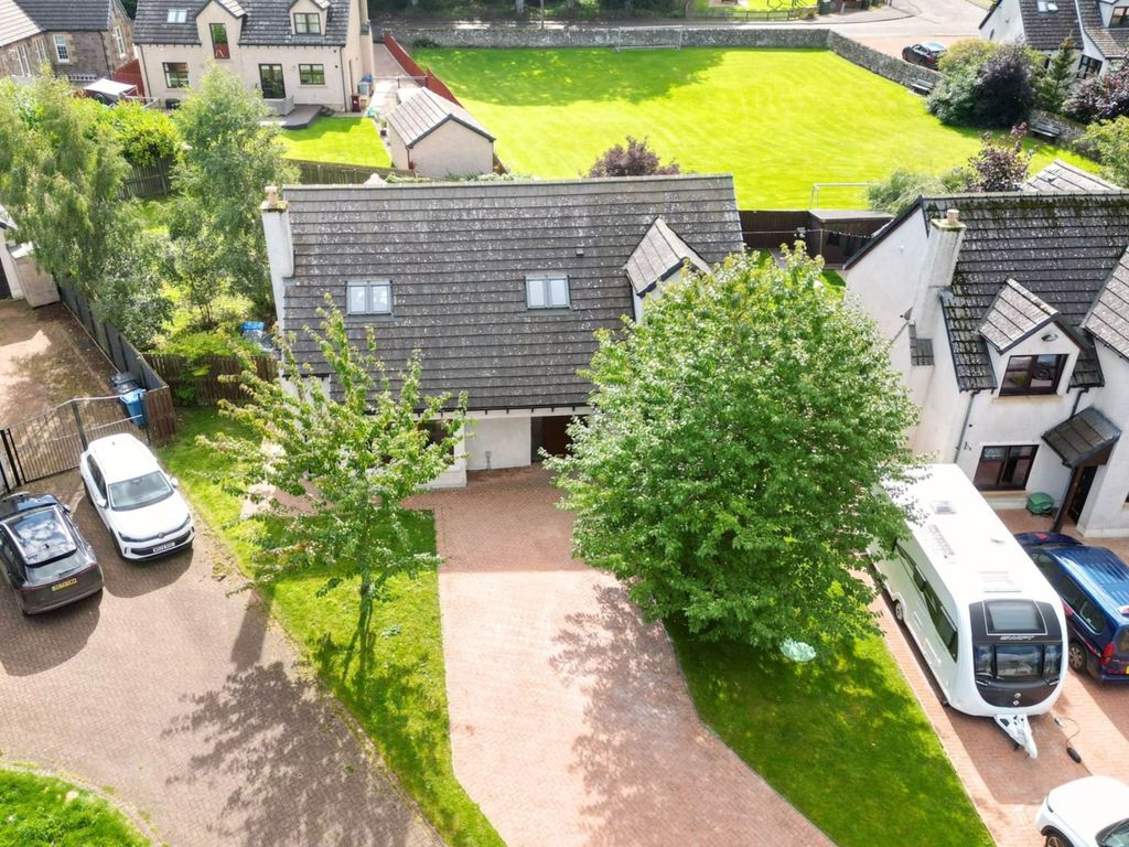 Property photo 2 of 33