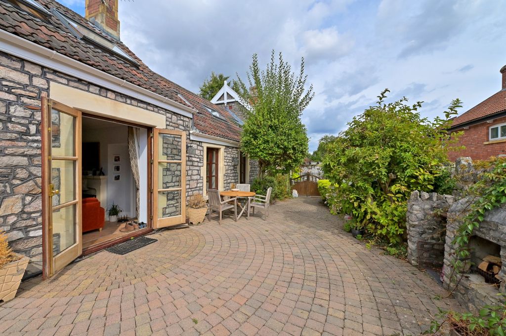 Property photo 1 of 10 Picture No. 11