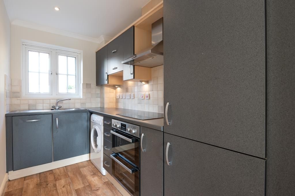 Property photo 1 of 10 Kitchen