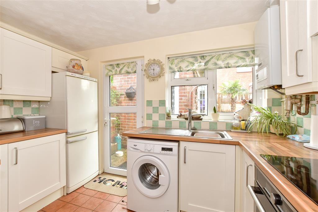 Property photo 3 of 7 Kitchen