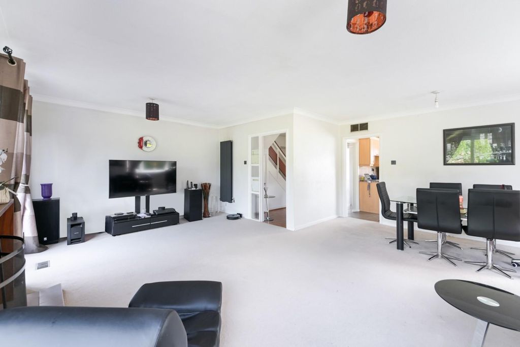 Property photo 3 of 17 North Acre (15).Jpg