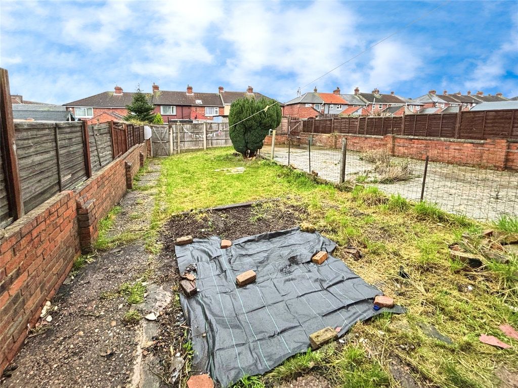 Property photo 3 of 11 Gardens