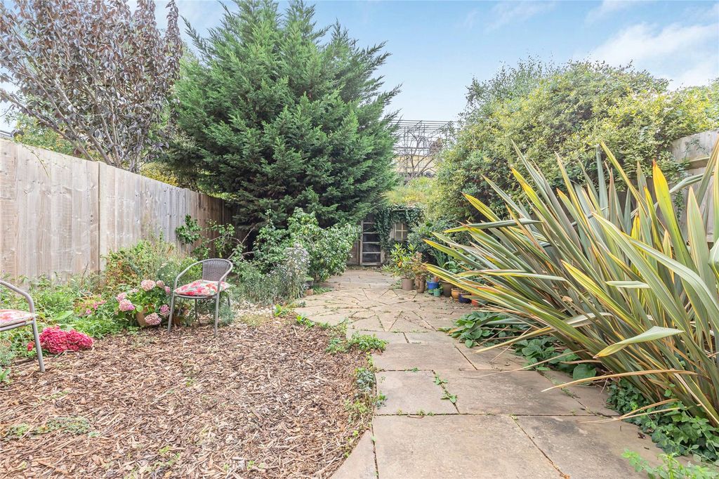 Property photo 3 of 18 Picture No. 12