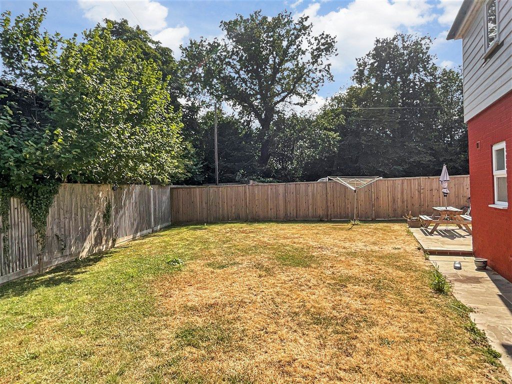 Property photo 1 of 8 Communal Garden