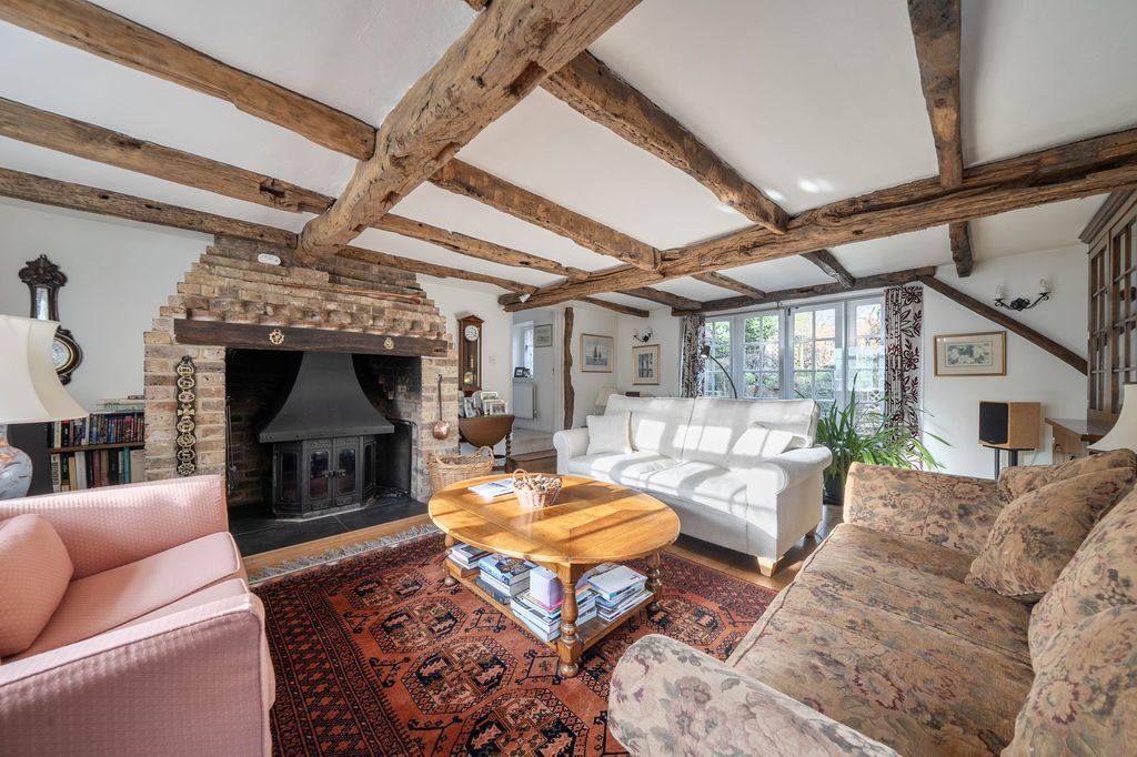 Property photo 2 of 33