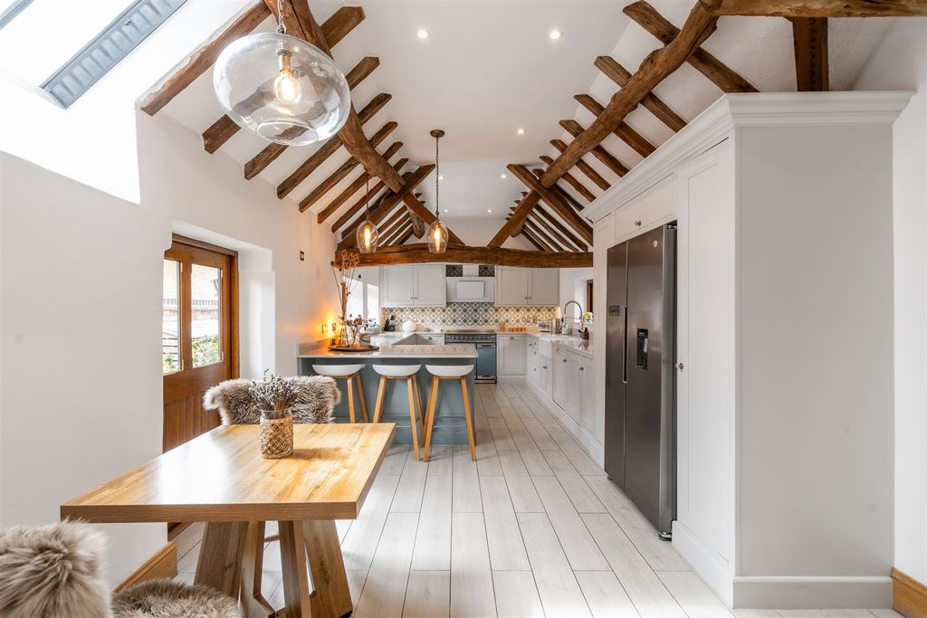 Property photo 1 of 38 Little Cleobury Barn_113.Jpg