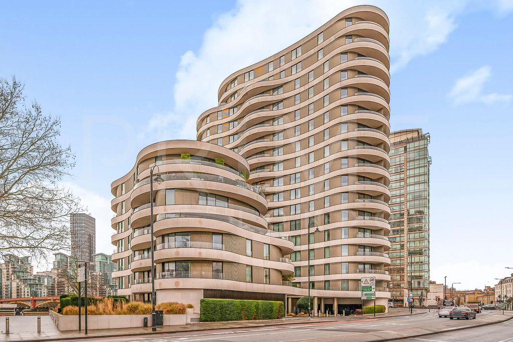 Property photo 3 of 17 Exterior2 (10).Jpg