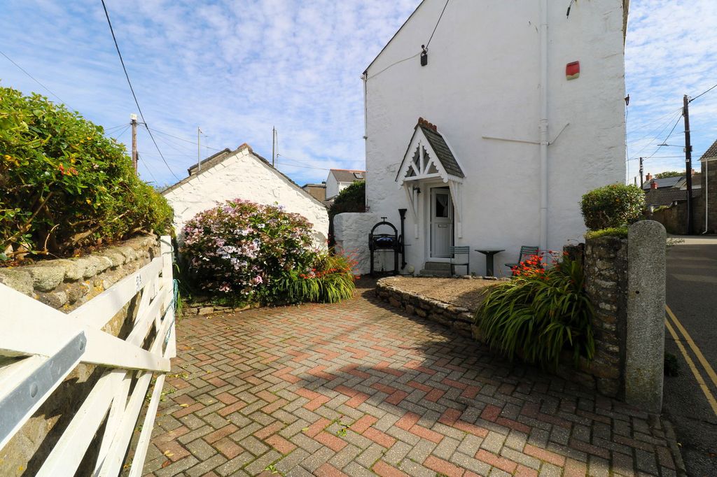 Property photo 1 of 8