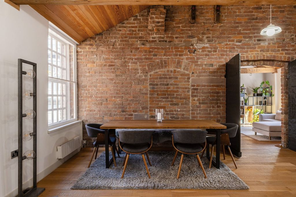 Property photo 3 of 22 Dining