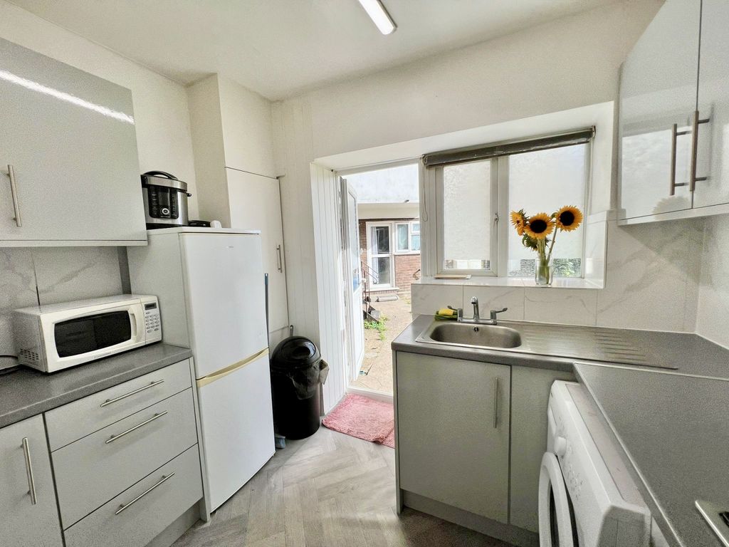 Property photo 3 of 10 Gallery