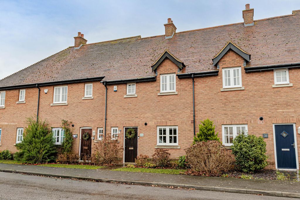 Property photo 1 of 17 Front (Exterior)