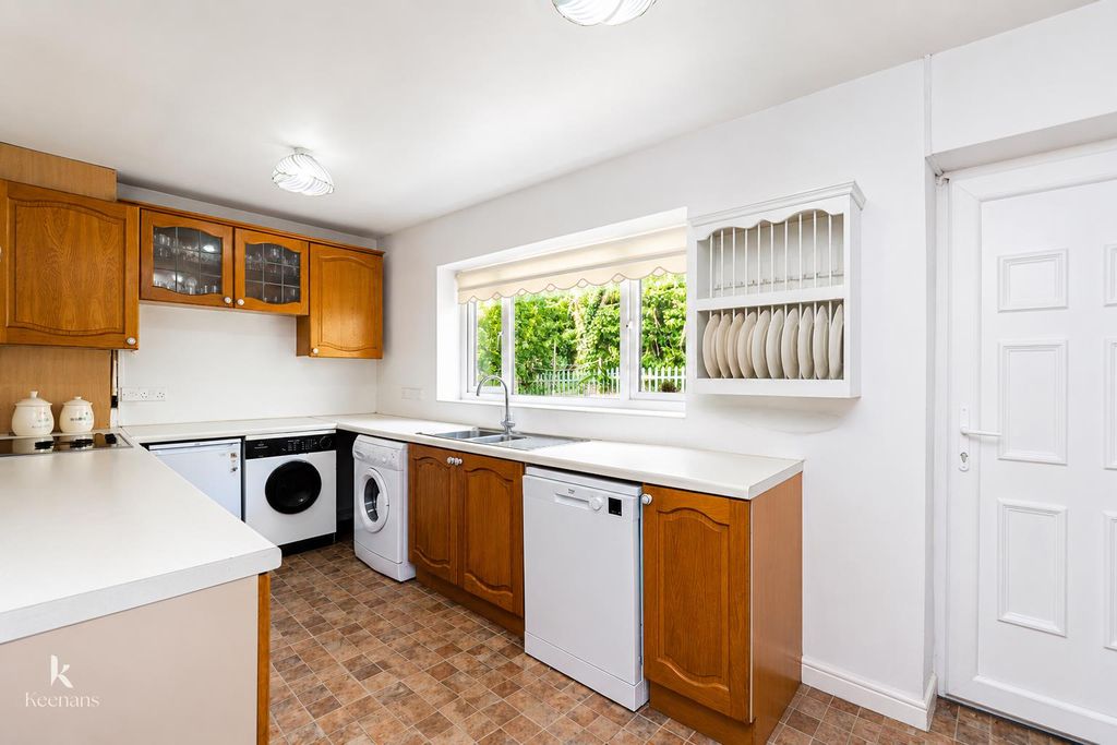 Property photo 1 of 28