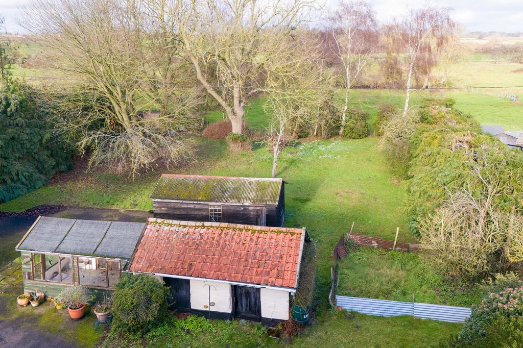 Property photo 3 of 24