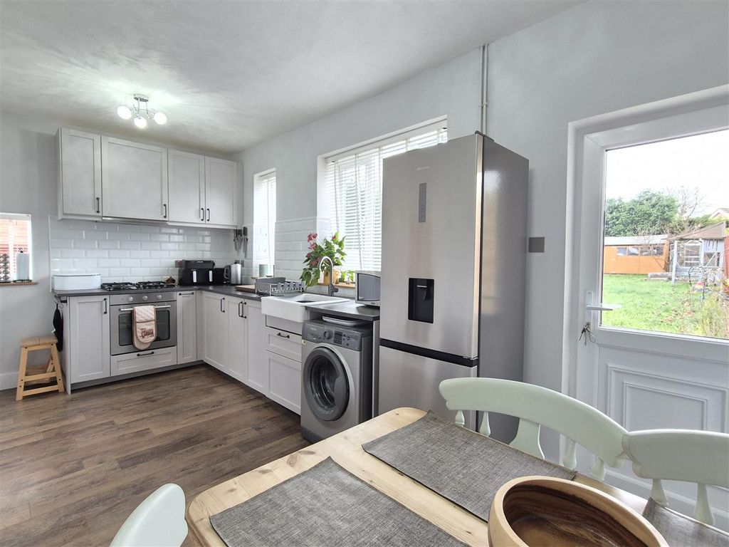 Property photo 2 of 17 Kitchen/Diner