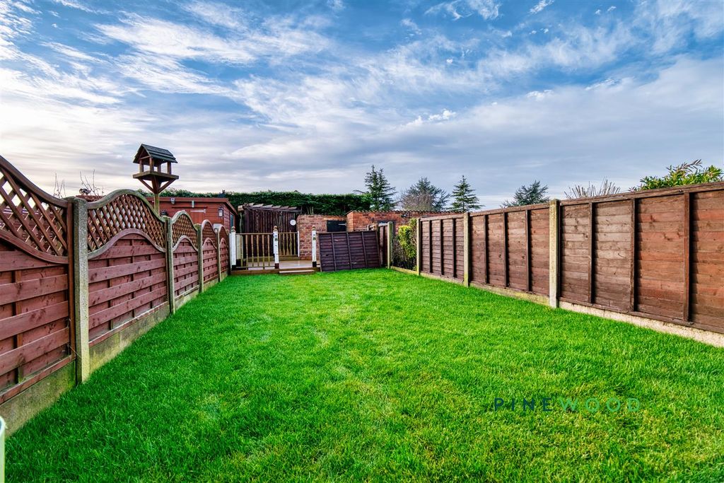 Property photo 2 of 20 Garden