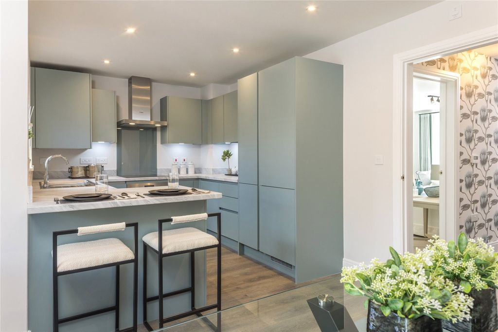 Property photo 3 of 10 Kitchen