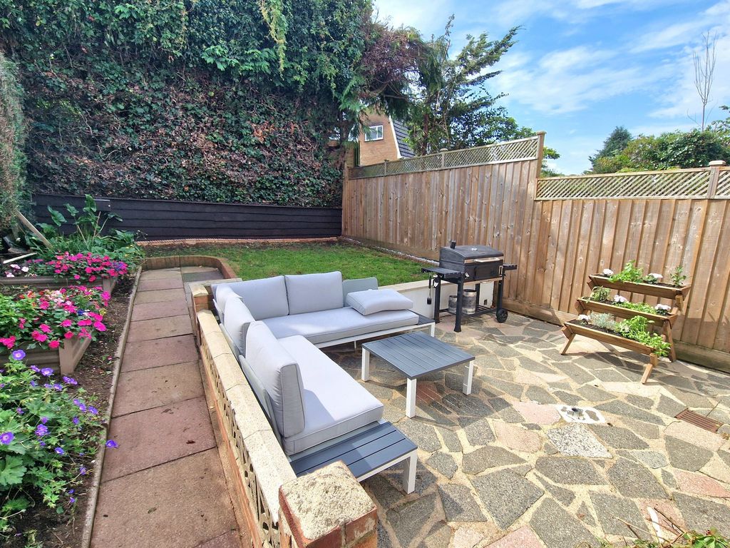 Property photo 2 of 19