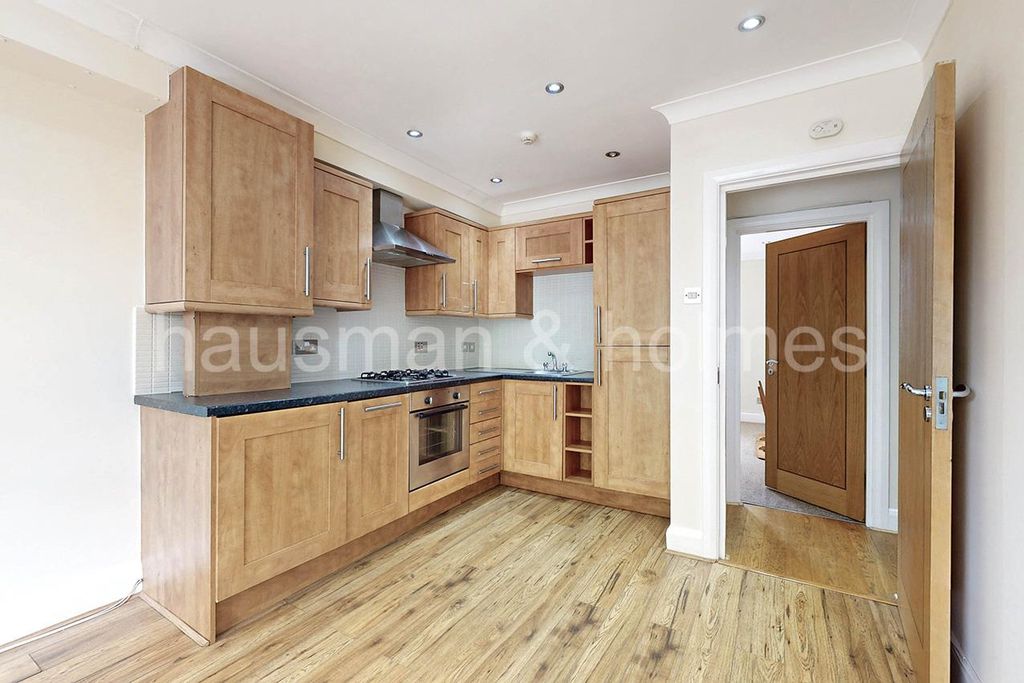 Property photo 3 of 10 W06.Jpg