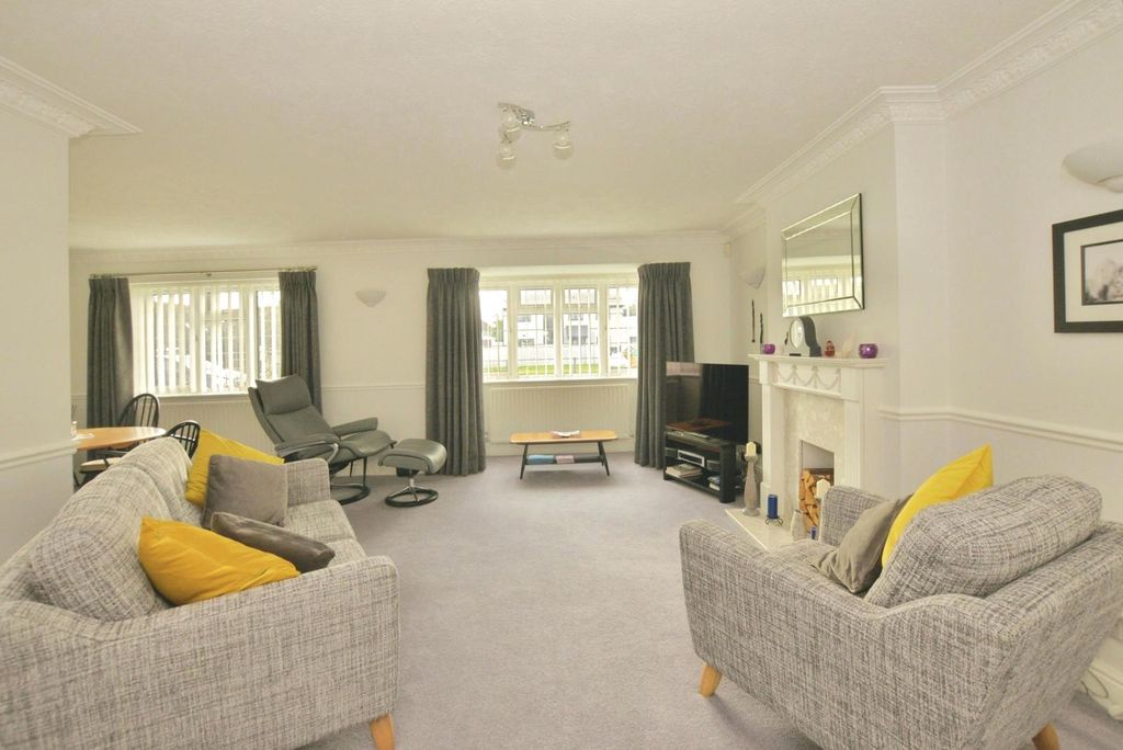 Property photo 2 of 19 Pbox-Img.Jpg