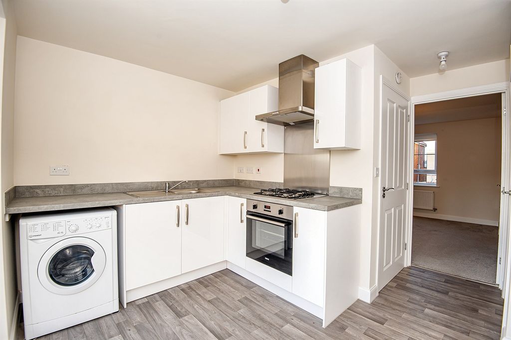 Property photo 1 of 6 Kitchen