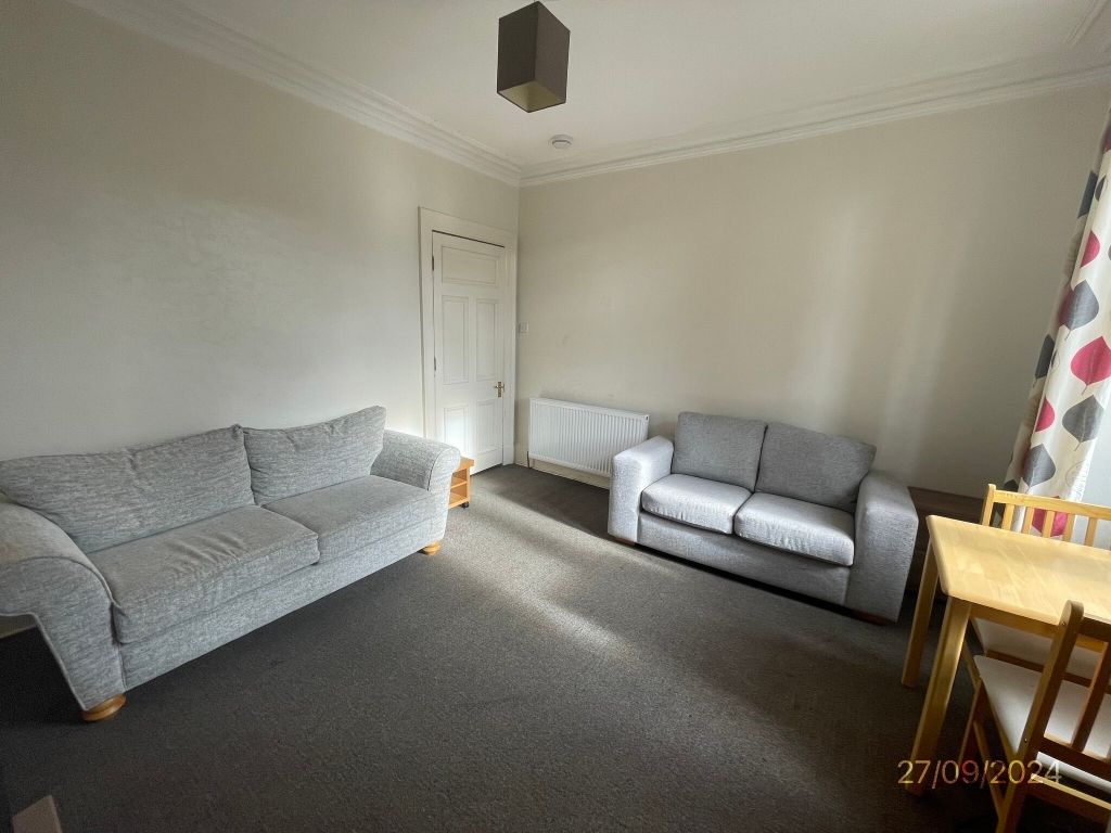 Property photo 1 of 9 Lounge