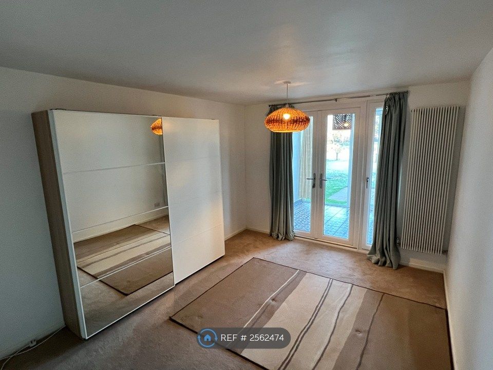 Property photo 2 of 12 Bedroom