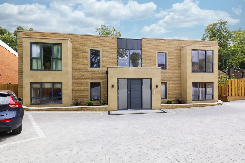 Property photo 1 of 25