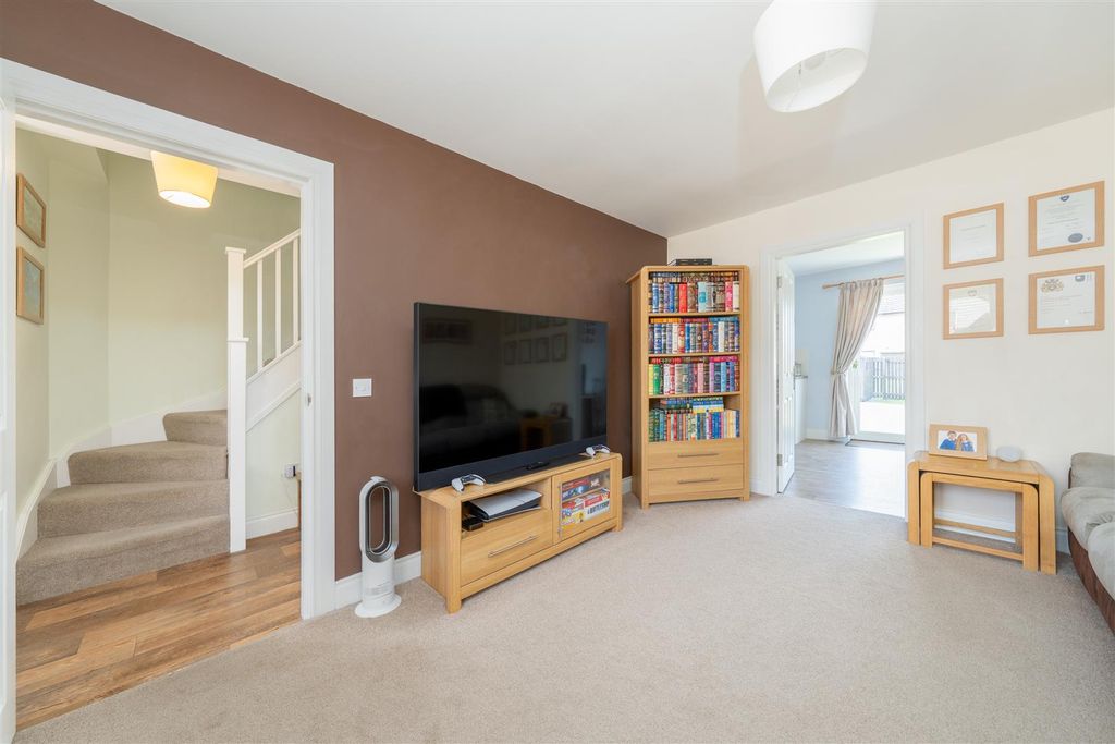 Property photo 3 of 18 20_James_Dickson_Place-5.Jpg