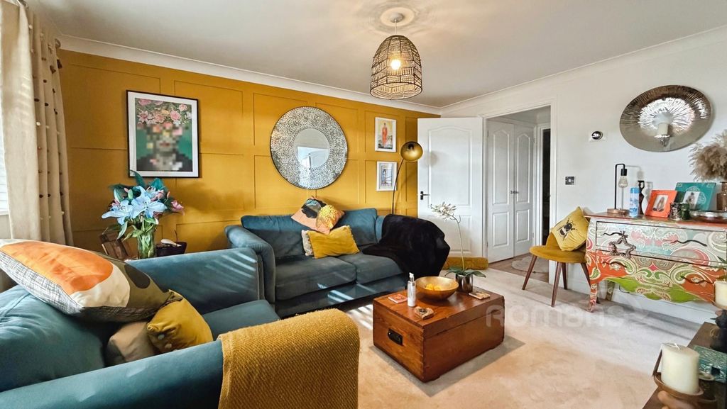 Property photo 2 of 16 Pbox-Img.Jpg