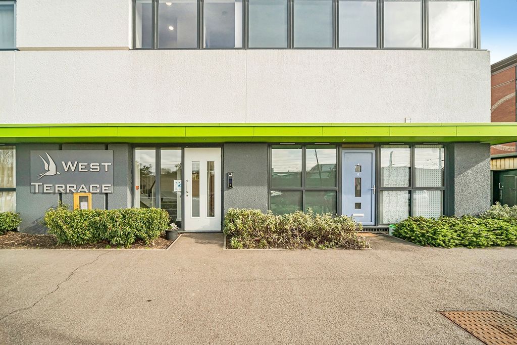 Property photo 1 of 19 Front