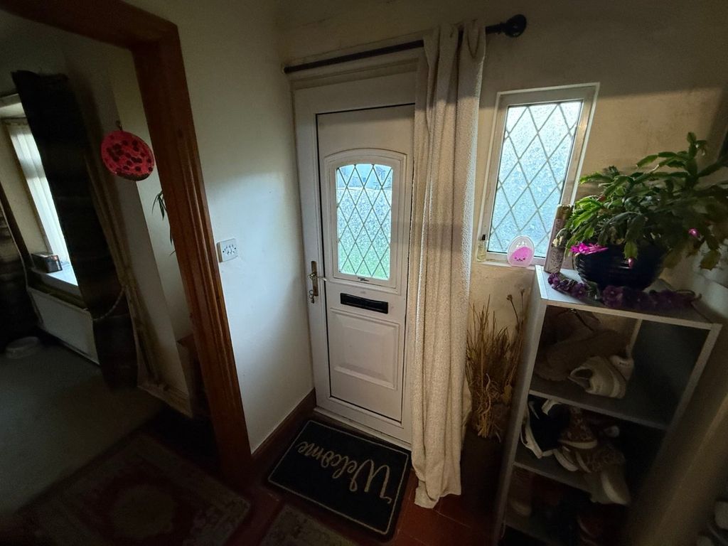 Property photo 3 of 27