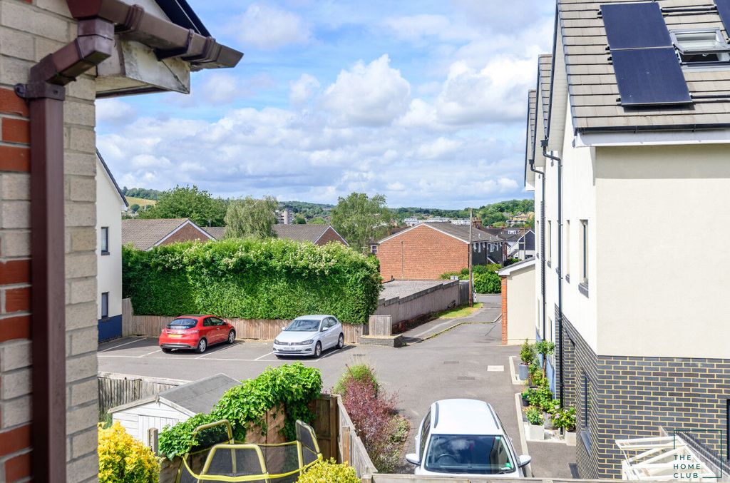 Property photo 2 of 13 3Bb9c790-E152-406d-B1B2-481E3114Bc30