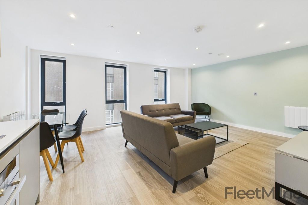 Property photo 2 of 27 Living Area