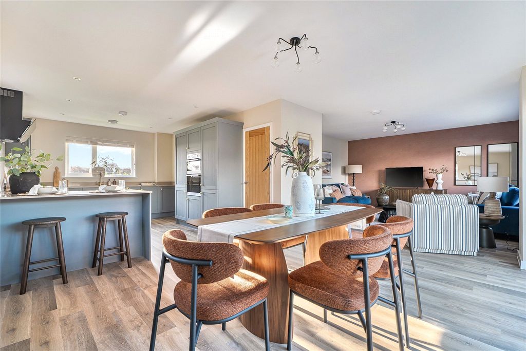Property photo 3 of 18 Show Home Example