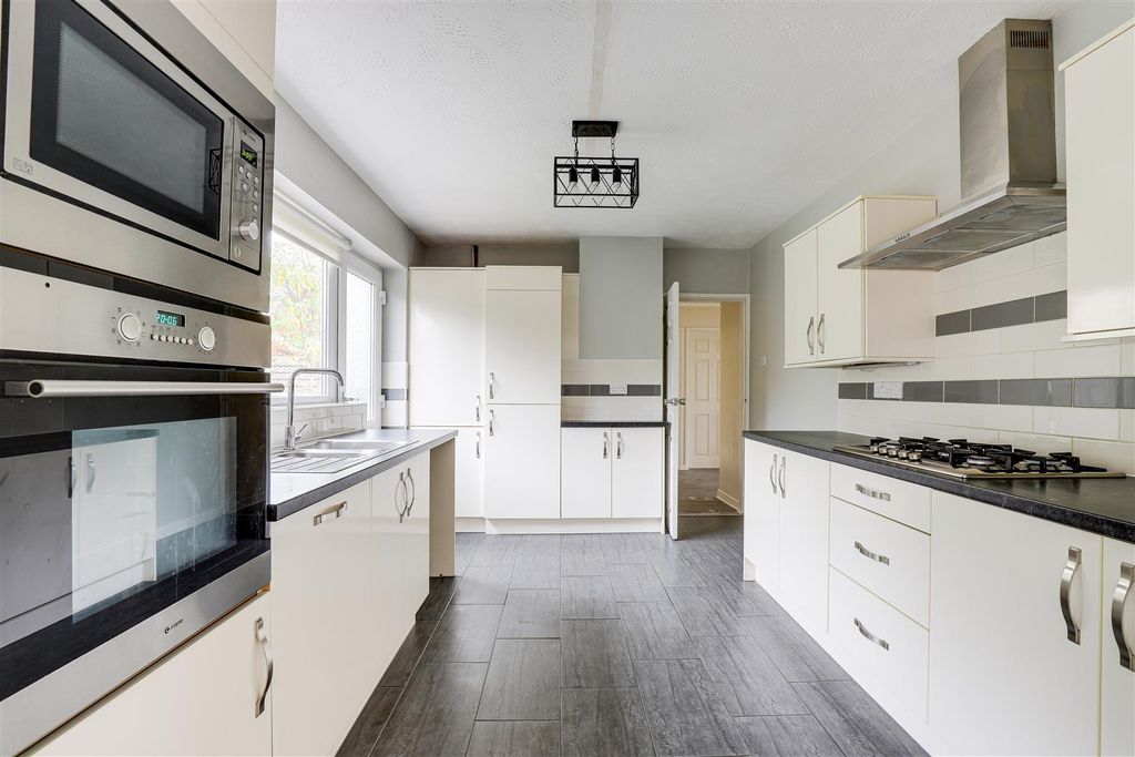 Property photo 3 of 12 2.Jpg