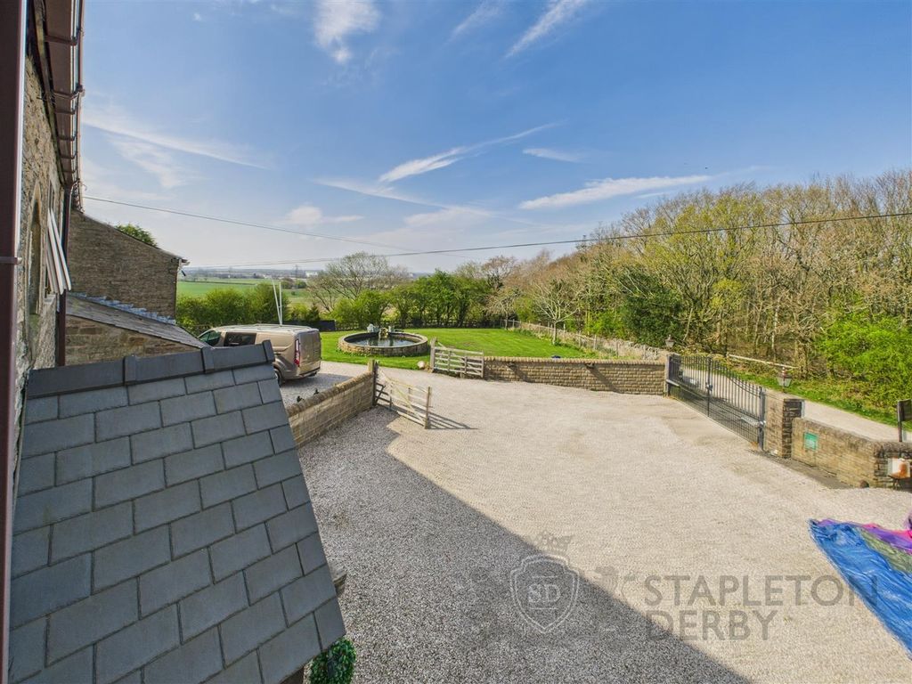 Property photo 3 of 29 Cam04709G0-Pr0132-Still026.Jpg