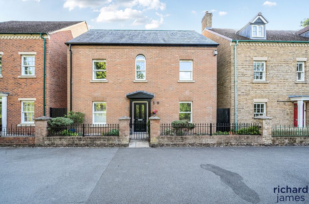 Property photo 1 of 24 85297d92Fa07486895B8F9d2c976A7A7