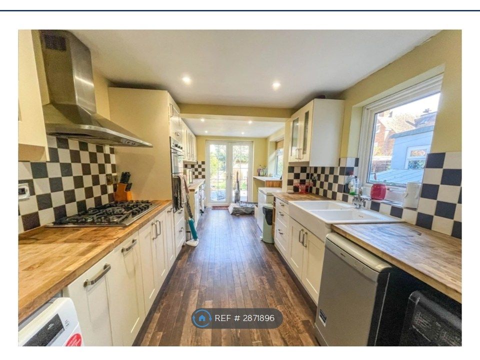 Property photo 3 of 35 Kitchen Diner