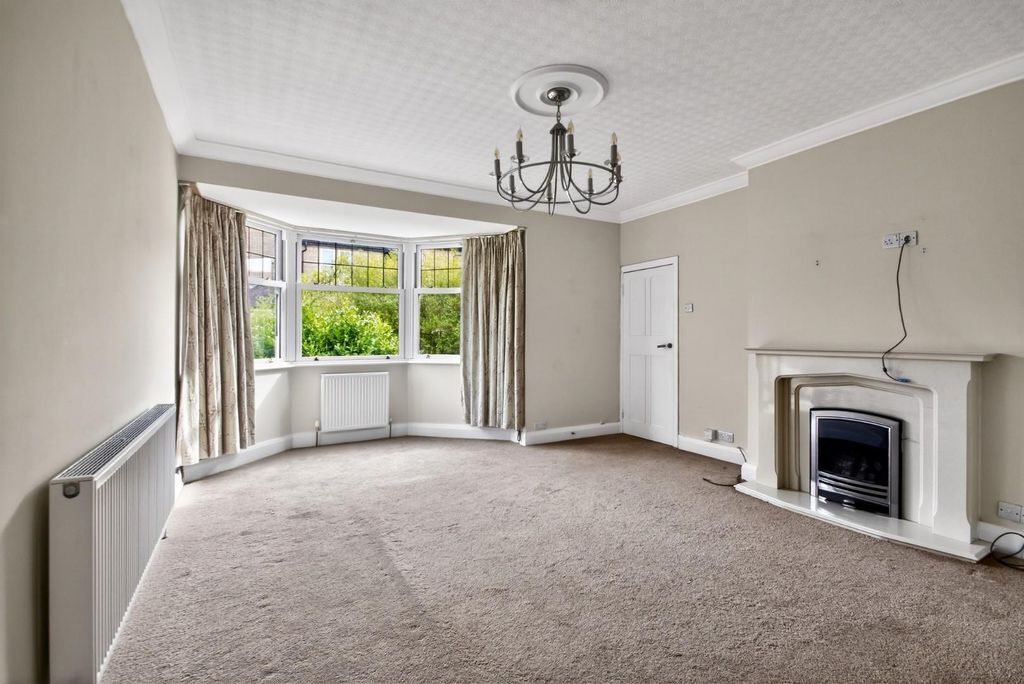 Property photo 3 of 16 Flat2-23Ariponrd-4.Jpg