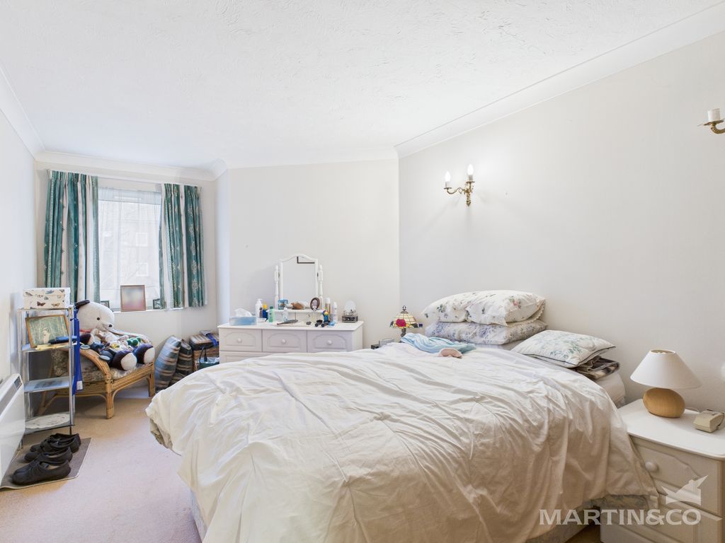 Property photo 2 of 5 Bedroom