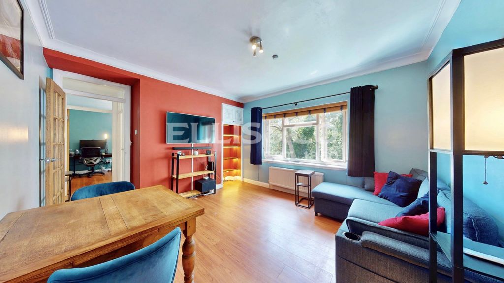 Property photo 2 of 11 Picture No. 17
