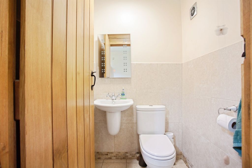 Property photo 3 of 18